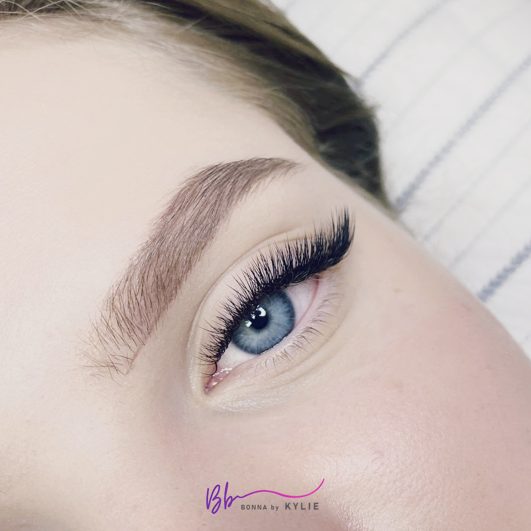 5 STEPS How to Make Your Eyelash Extensions Look Natural 1 Classic lash russian 12 Academy Training | Eyelash extensions | Question Answer